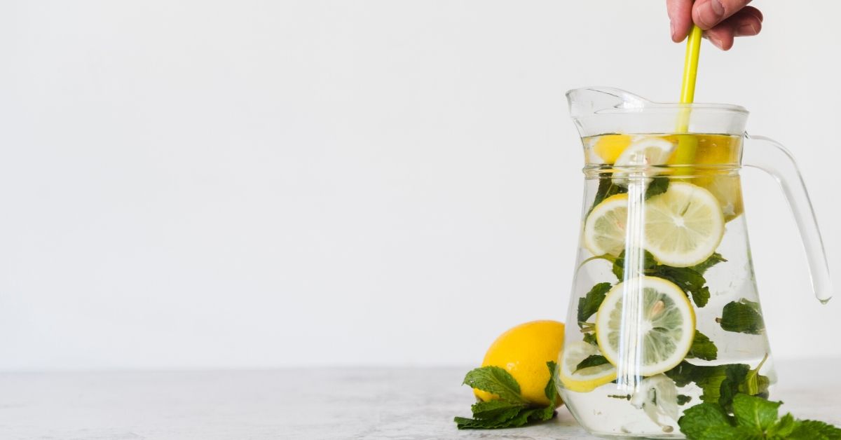 lemon drink for detoxing the body naturally